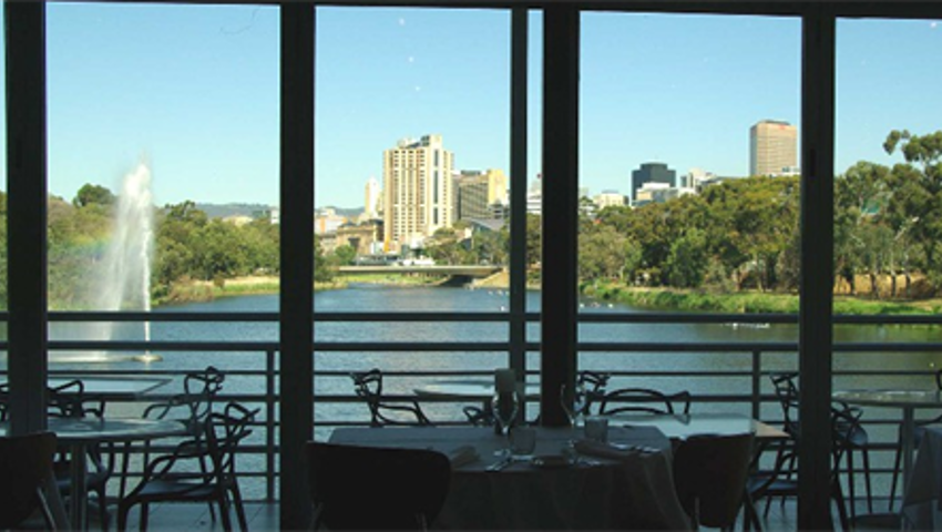 Best Restaurants River Cafe 01 470X250